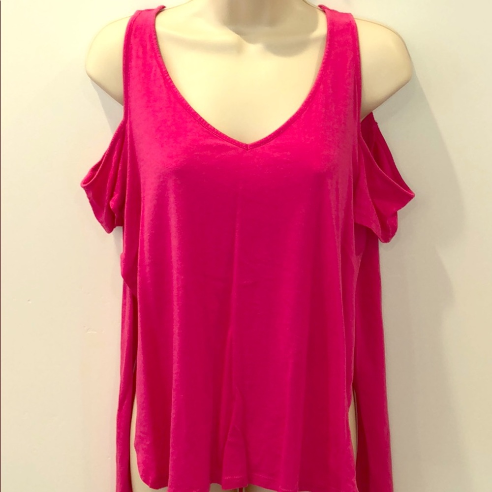 Guess Open shoulder top